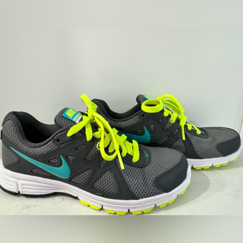 Nike Revolution 2 Women’s Running Fitness Shoes Size 7.5 Gray Teal Gym Sneakers